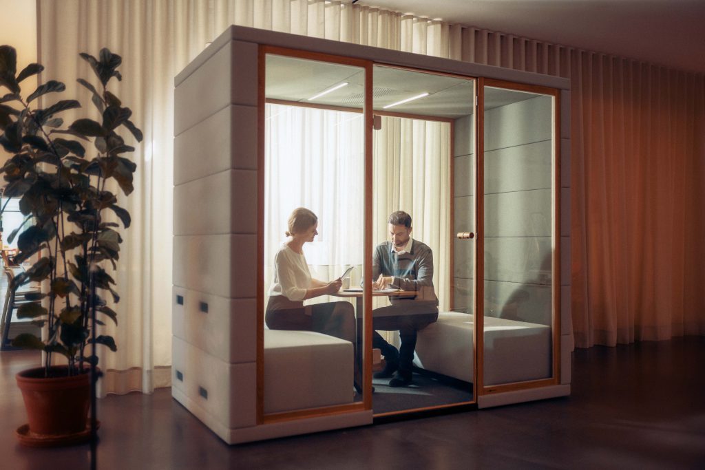 SilentLab_MICROOFFICE_QUADRIO_I_sil2297-scaled.jpeg